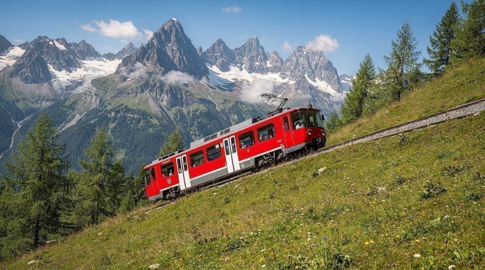 Scenic trains