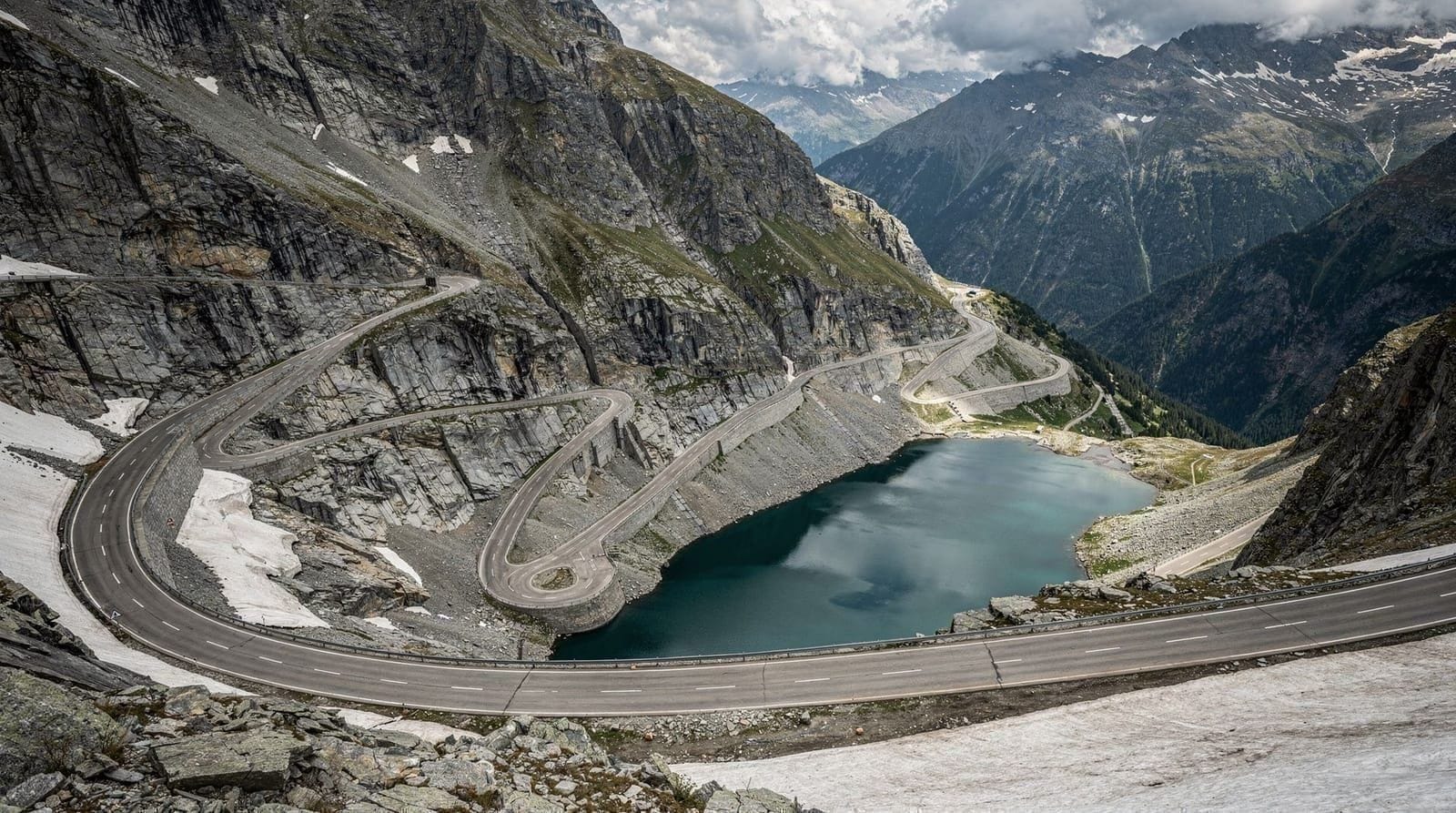 Grimsel and Susten passes: the Haslital's high roads