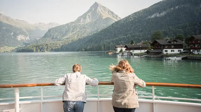 Lake Thun vs Lake Brienz: which one for your day?