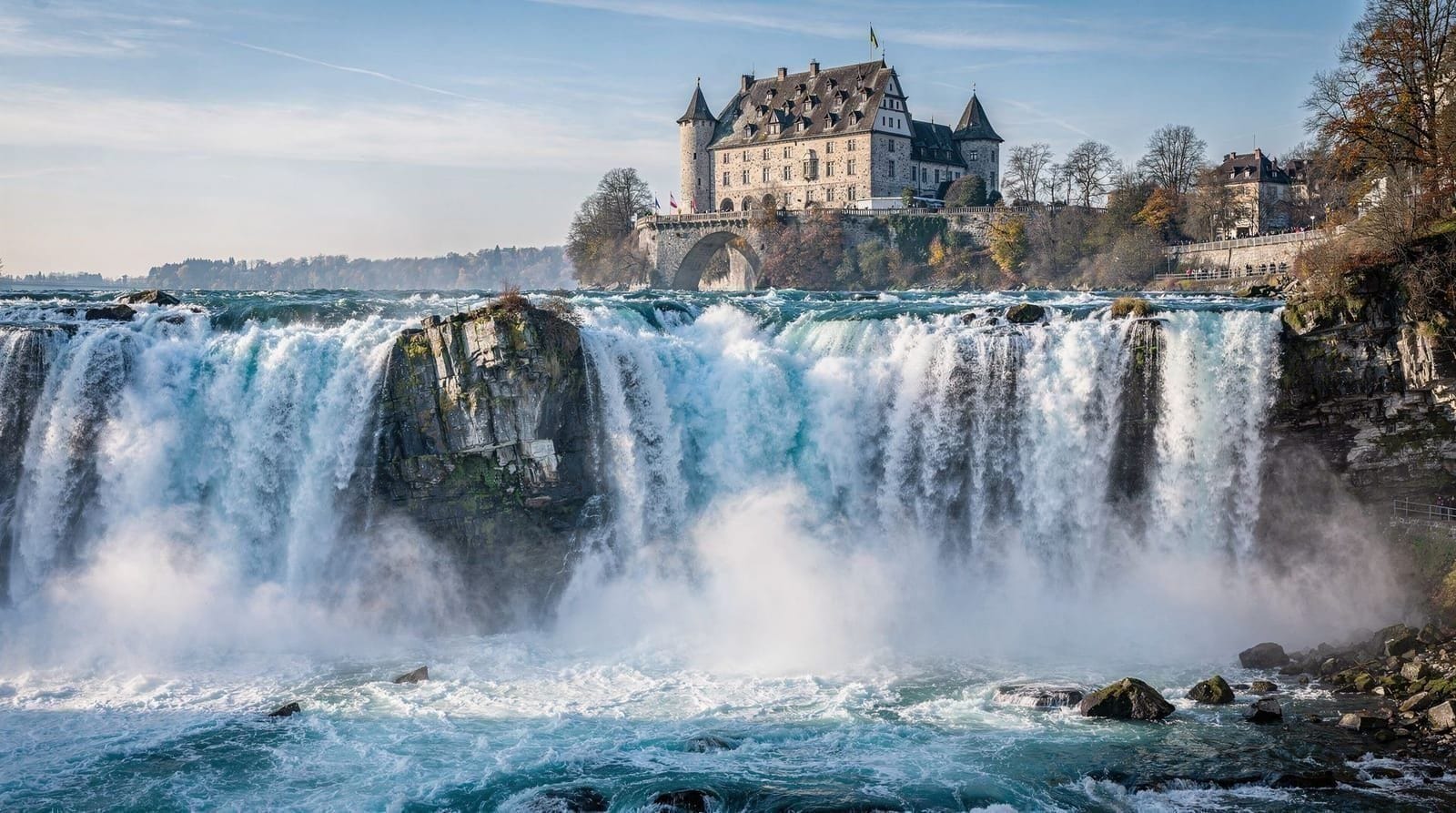 Una gita di un giorno da Interlaken alle cascate del Reno
