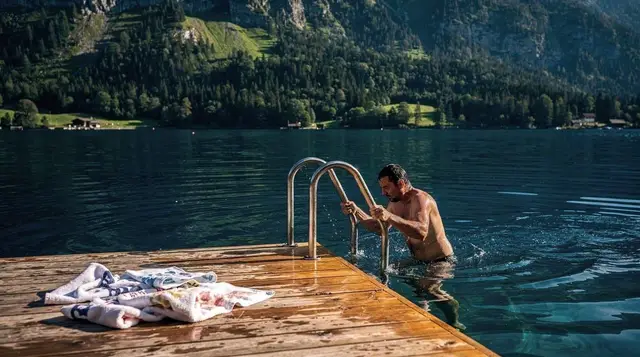 Swimming in Lake Thun and Lake Brienz