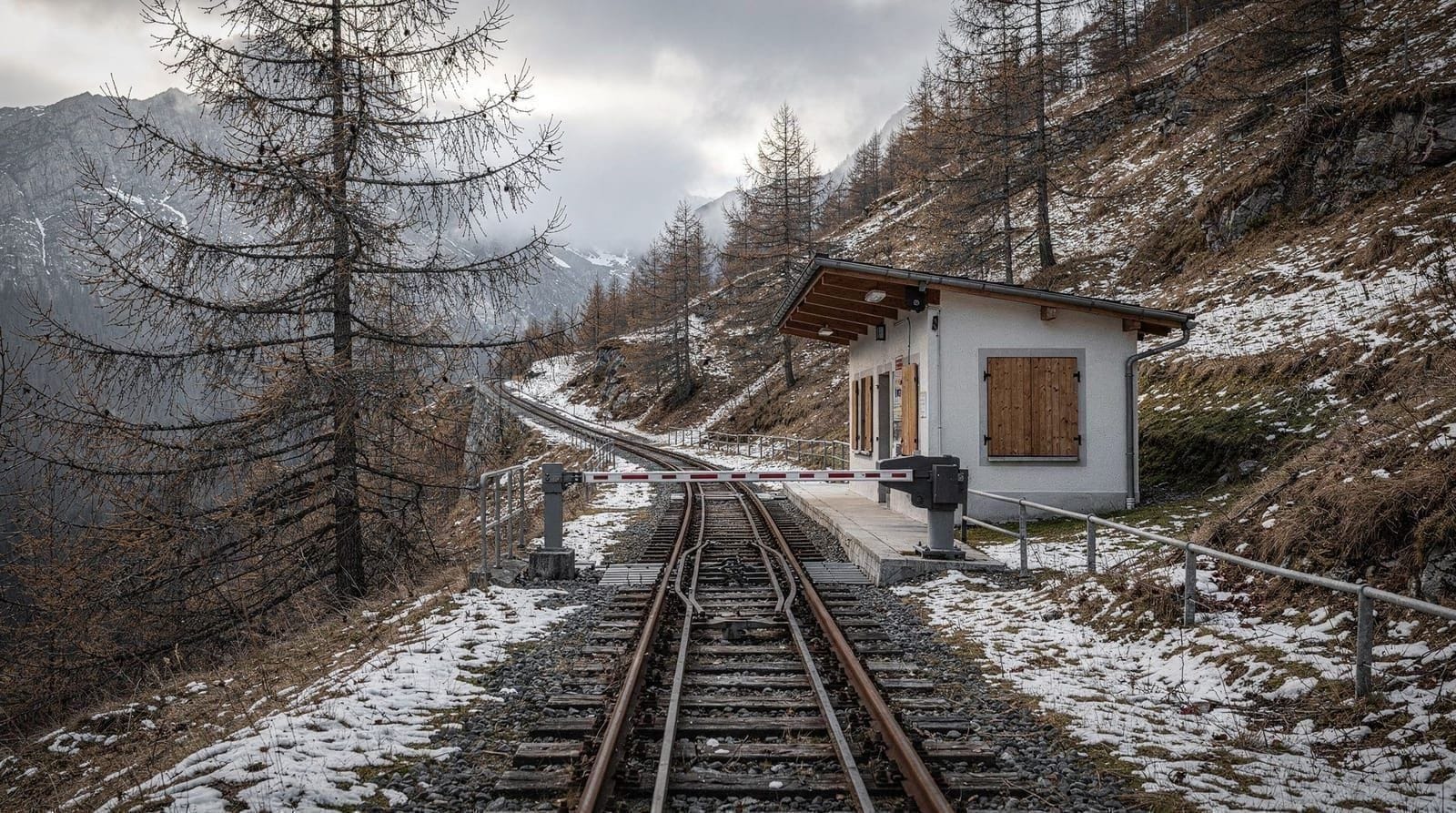 When mountain railways open and close